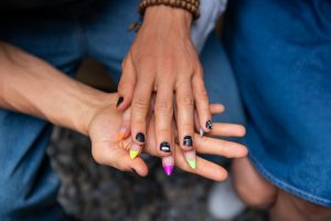 Idee e consigli per una nail art perfetta all'aperto